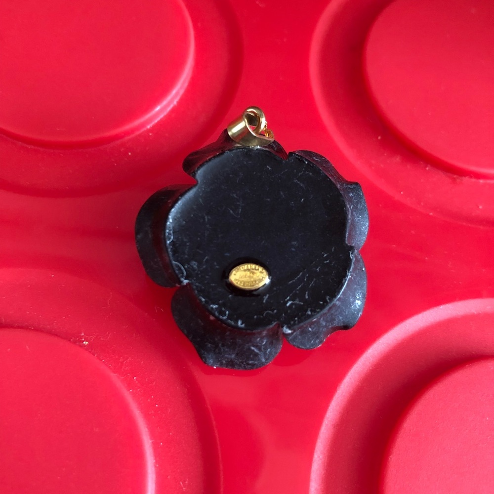 Chanel charm AUTHENTIC with stamp - Picture 6 of 6
